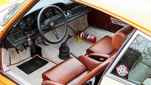 1970 Porsche 911T (c) Richard Opie, NZ Autocar: "The finishing touch is a pair of classic Rundenmeister rally clocks, offset to the passenger’s side."\\n\\n20.09.2017 15:13
